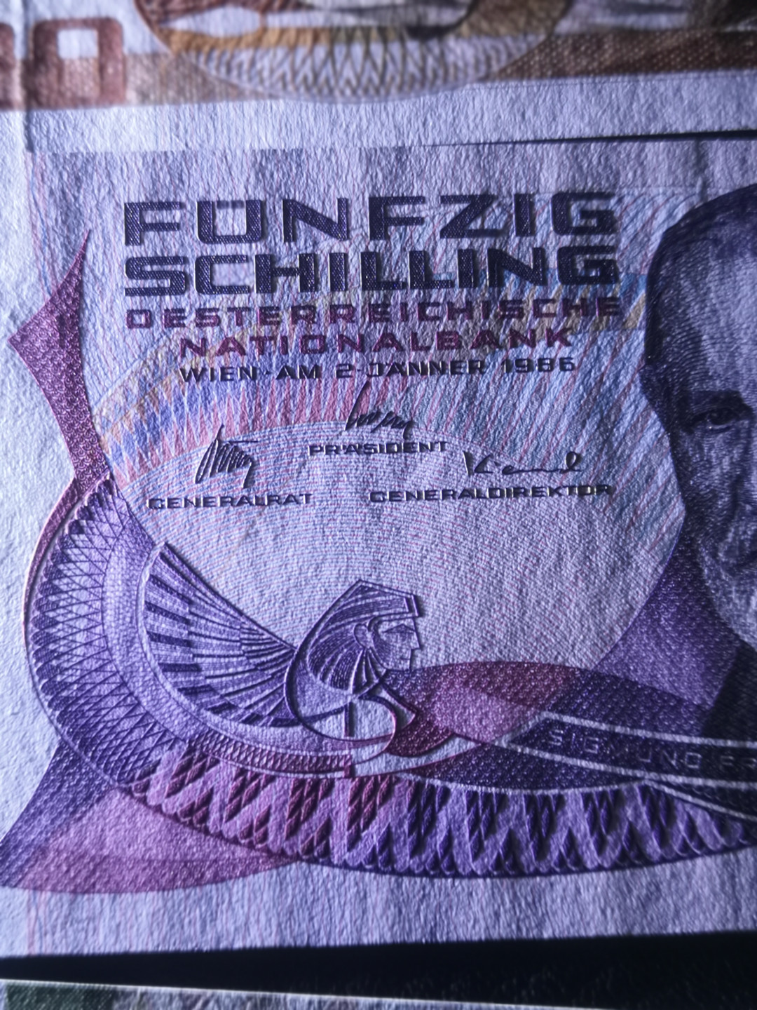 《外钞收藏家》第七十六期拍卖 奥地利100、50、20三张小钞 都是绝品 把玩 评级都很棒