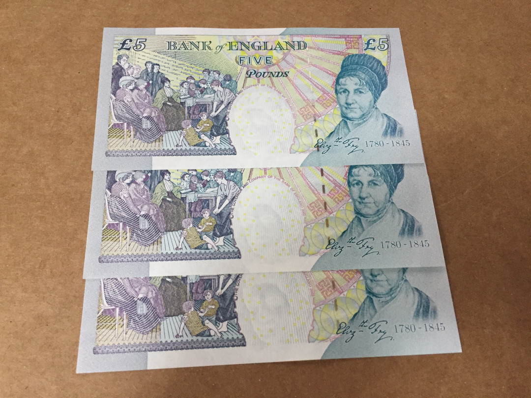 【收藏联盟】第126期拍卖——数字迷踪（共45拍） 【补号 一组3张】英国2002年5镑LL补号冠 P391* 非常稀少 3连号全新UNC 绝品