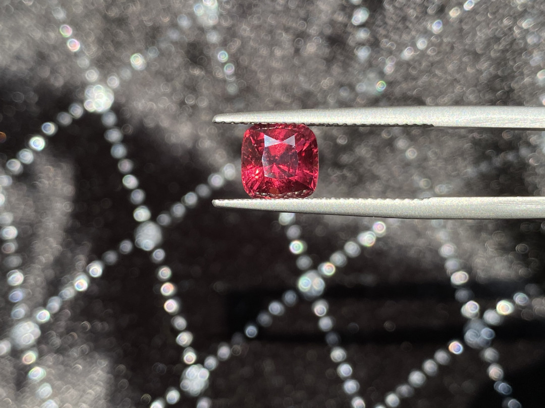 【3月8日女神节加推秒杀】HH GEMS 八种宝石等你秒 紫红色石榴石 裸石 2.3克拉