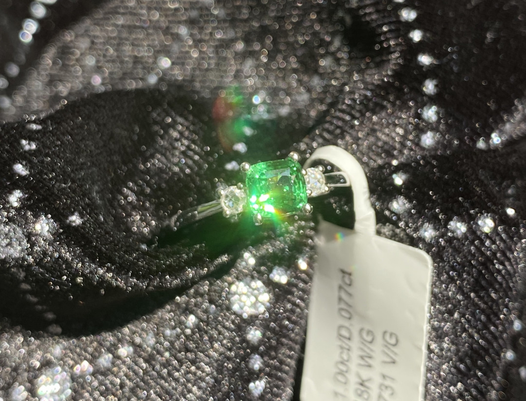 【3月14日 裸石、银饰、18K首饰】HH GEMS 3月综合拍卖特辑 18K金成品戒指 天然沙弗莱1.0克拉主石+ 天然钻石 含证书 免费改圈号