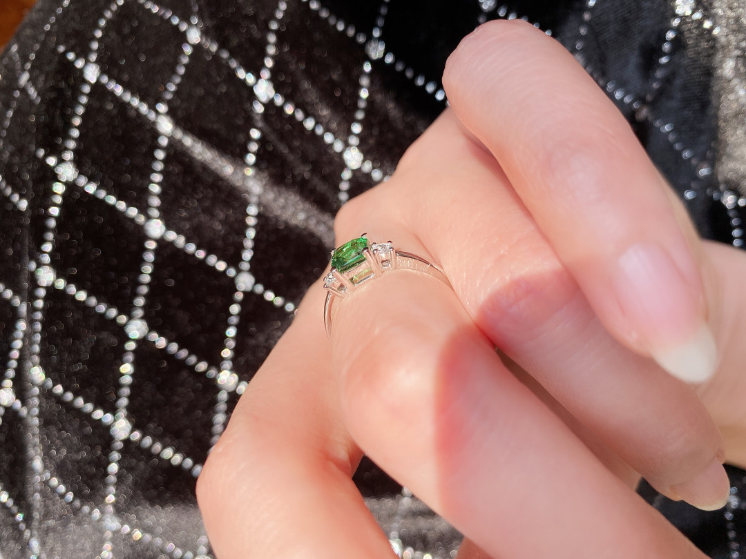 【3月14日 裸石、银饰、18K首饰】HH GEMS 3月综合拍卖特辑 18K金成品戒指 天然沙弗莱1.0克拉主石+ 天然钻石 含证书 免费改圈号