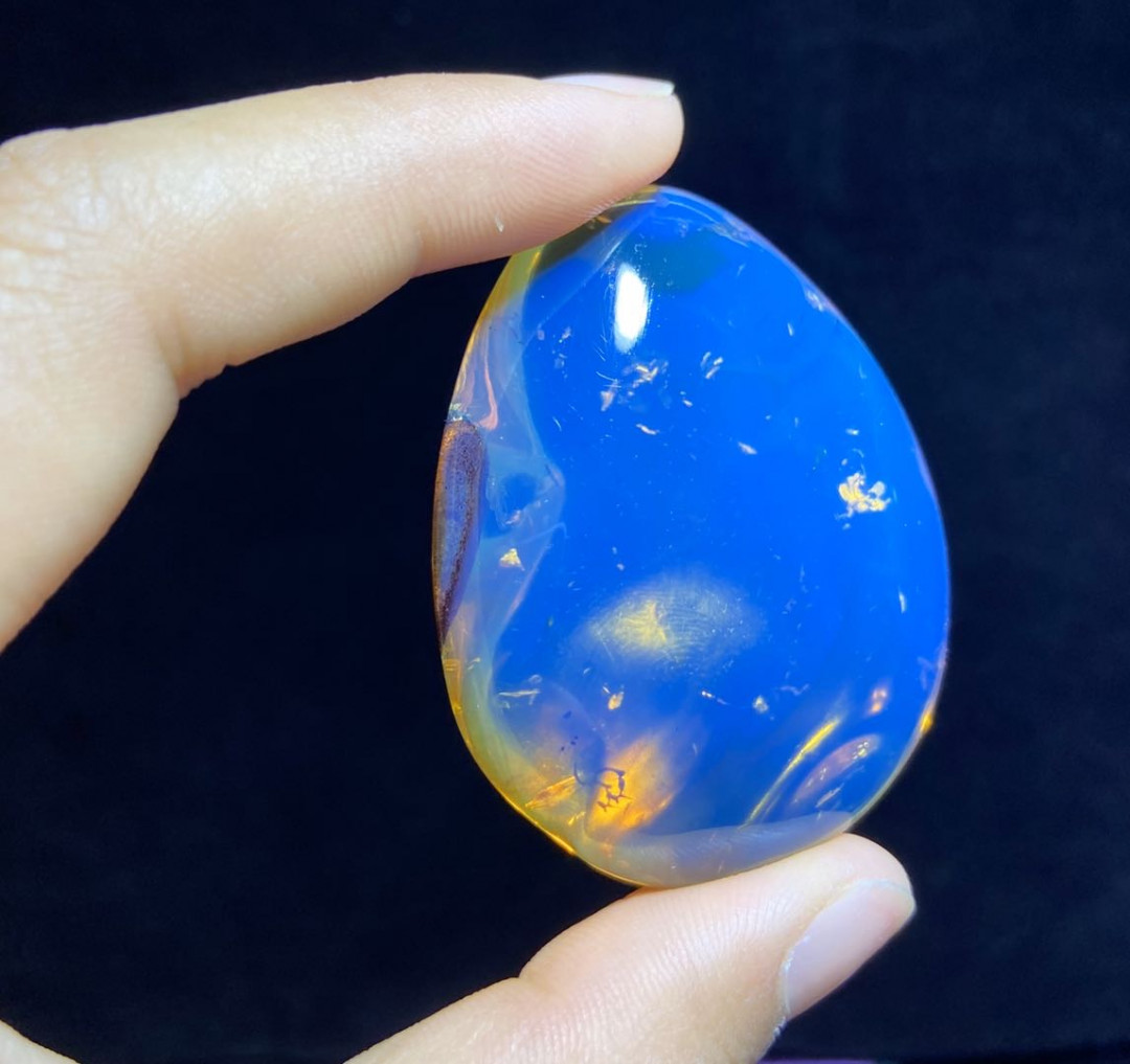 多米尼加蓝珀专场 多米尼加蓝珀随形吊坠