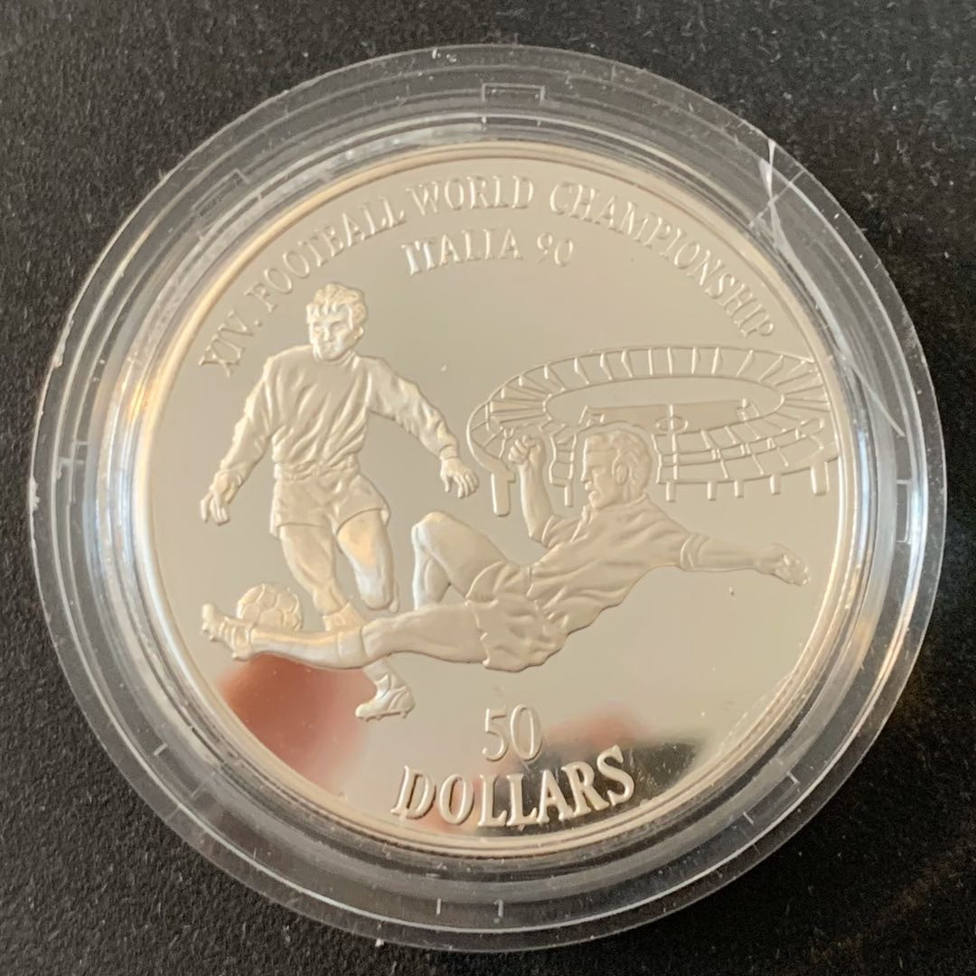 紫瑗钱币—微拍第36期  库克群岛 1990年 意大利世界杯 50元  28.3克 0.925银 精制