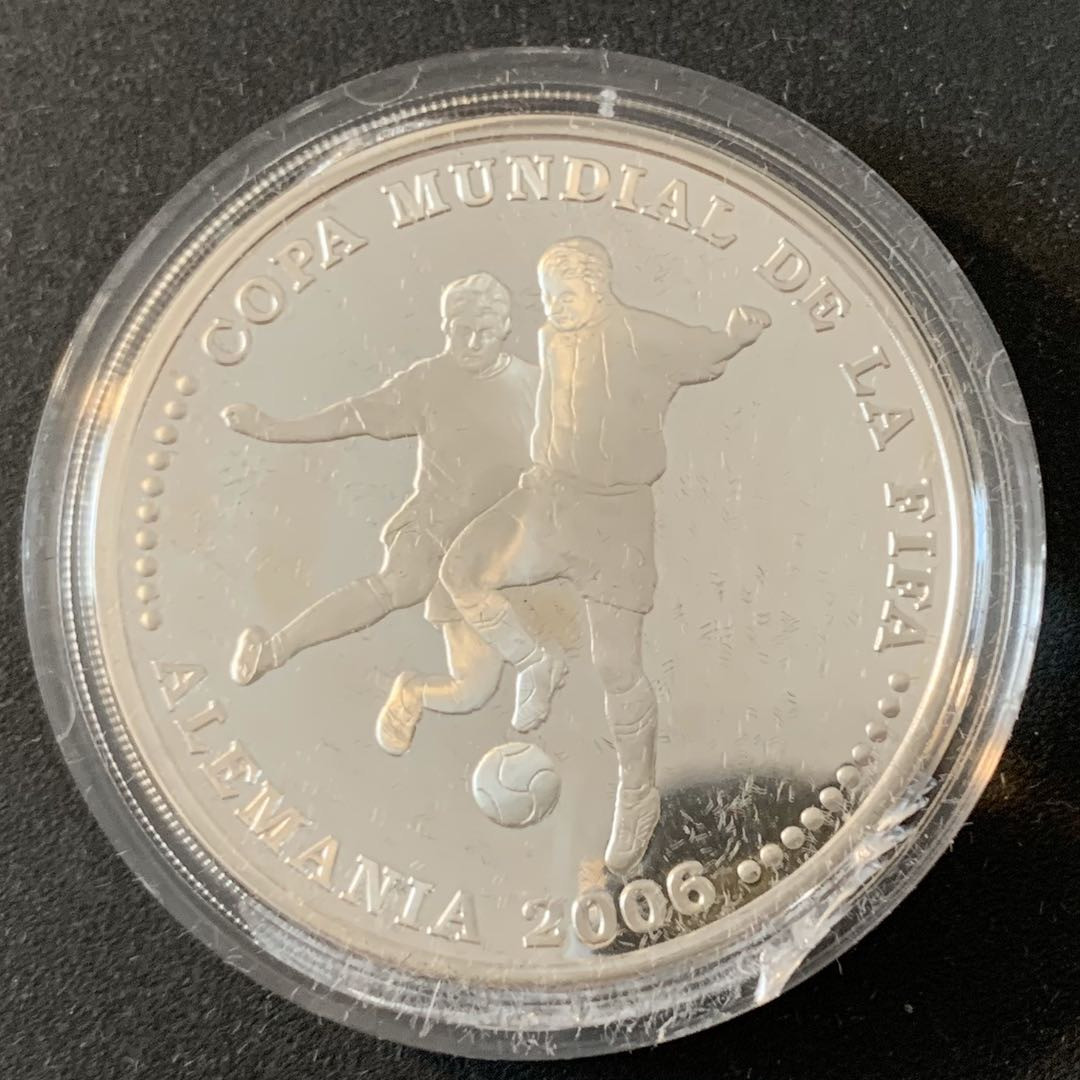 紫瑗钱币—微拍第36期  巴拉圭 2003年 德国世界杯 1格拉尼 27克 0.925银 精制