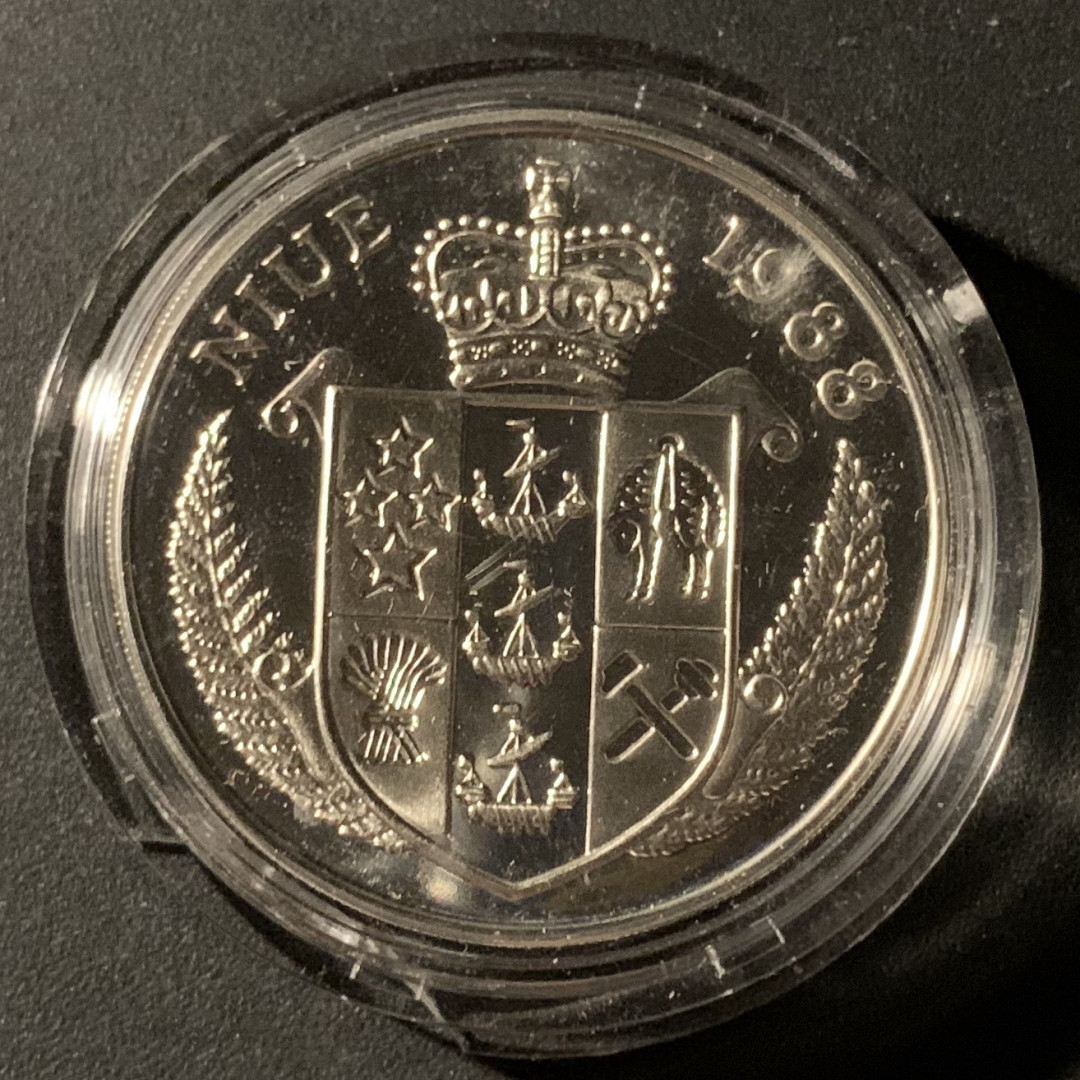 紫瑗钱币—微拍第37期  纽埃 1988年 首尔奥运会 施特菲·格拉芙 50元 27.1克 0.625银 精制