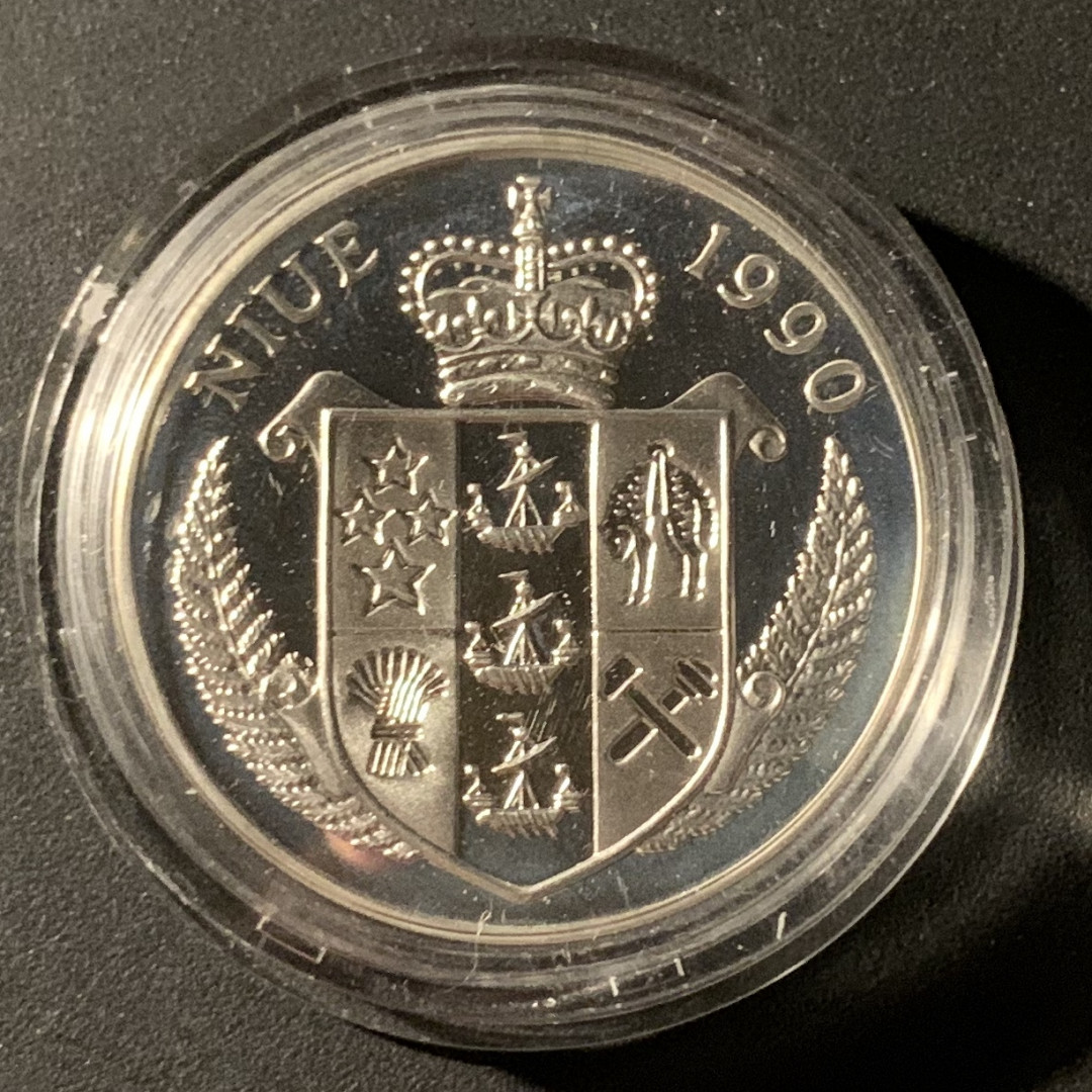 紫瑗钱币—微拍第37期  纽埃 1990年 意大利世界杯 50元 38.2克 0.925银 精制