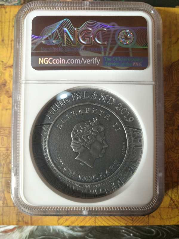 【币观天下】第101期钱币拍卖 【纽埃】纽埃高浮雕系列第一枚怒神【蓝标ngc70】