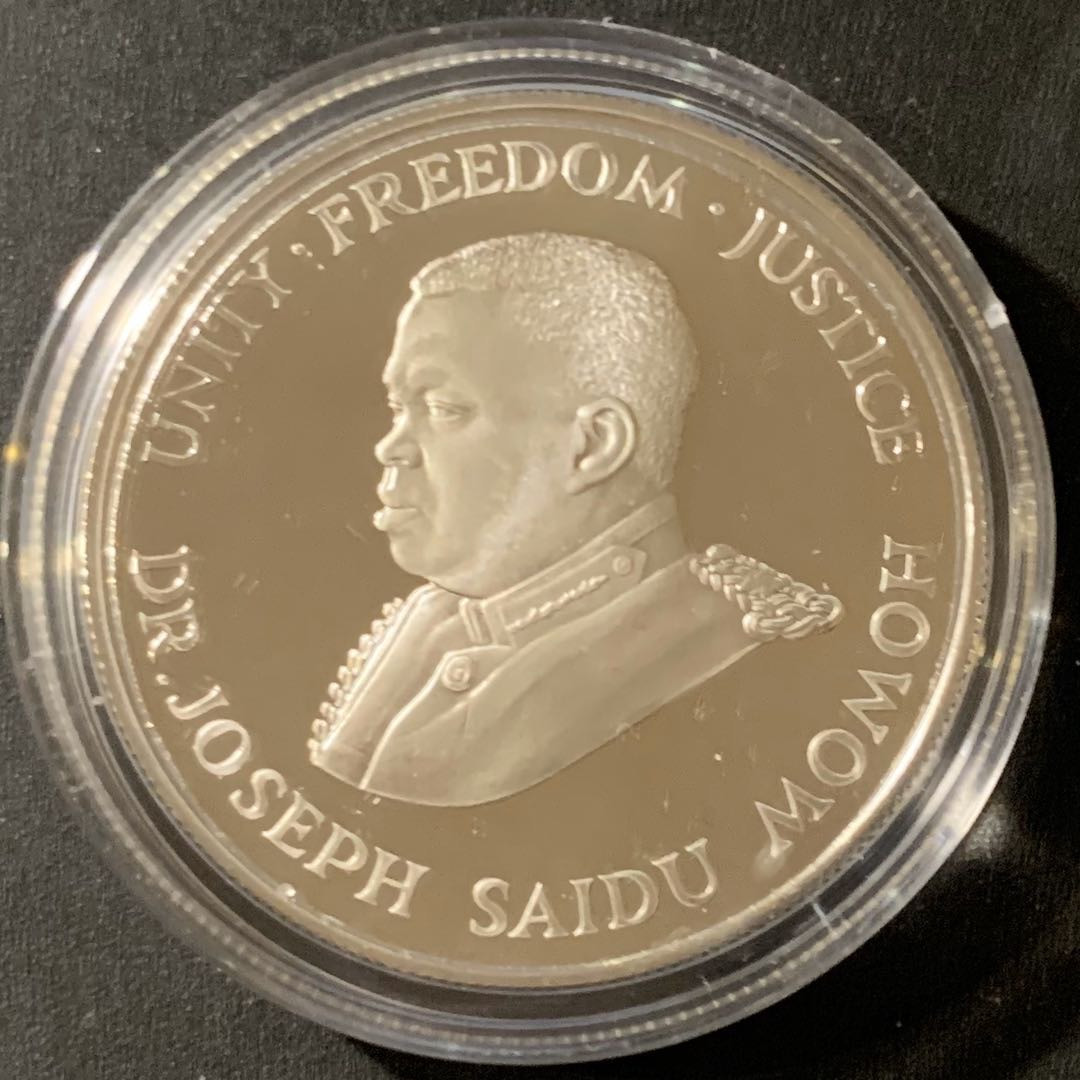 紫瑗钱币—微拍第38期  塞拉利昂 1987年  野生动物系列 侏儒河马 10利昂 28.28克 0.925银 精制