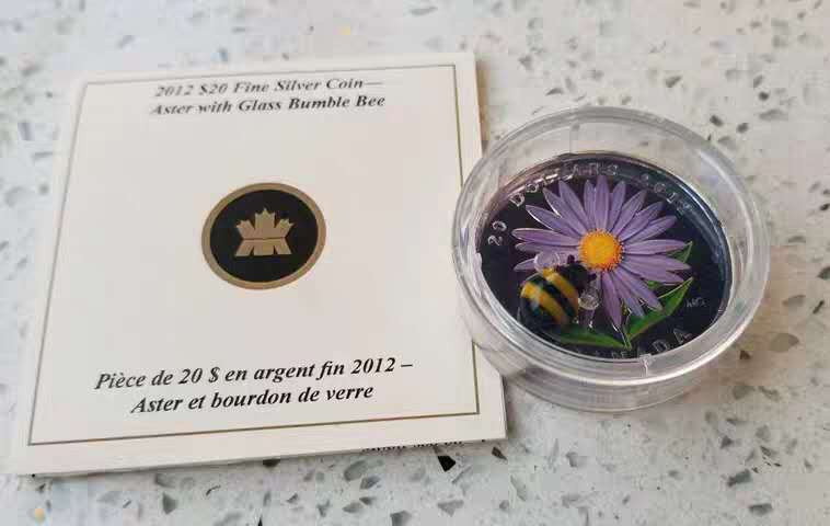 【币观天下】第101期钱币拍卖 加拿大2012年蜜蜂鲜花立体镶嵌银币