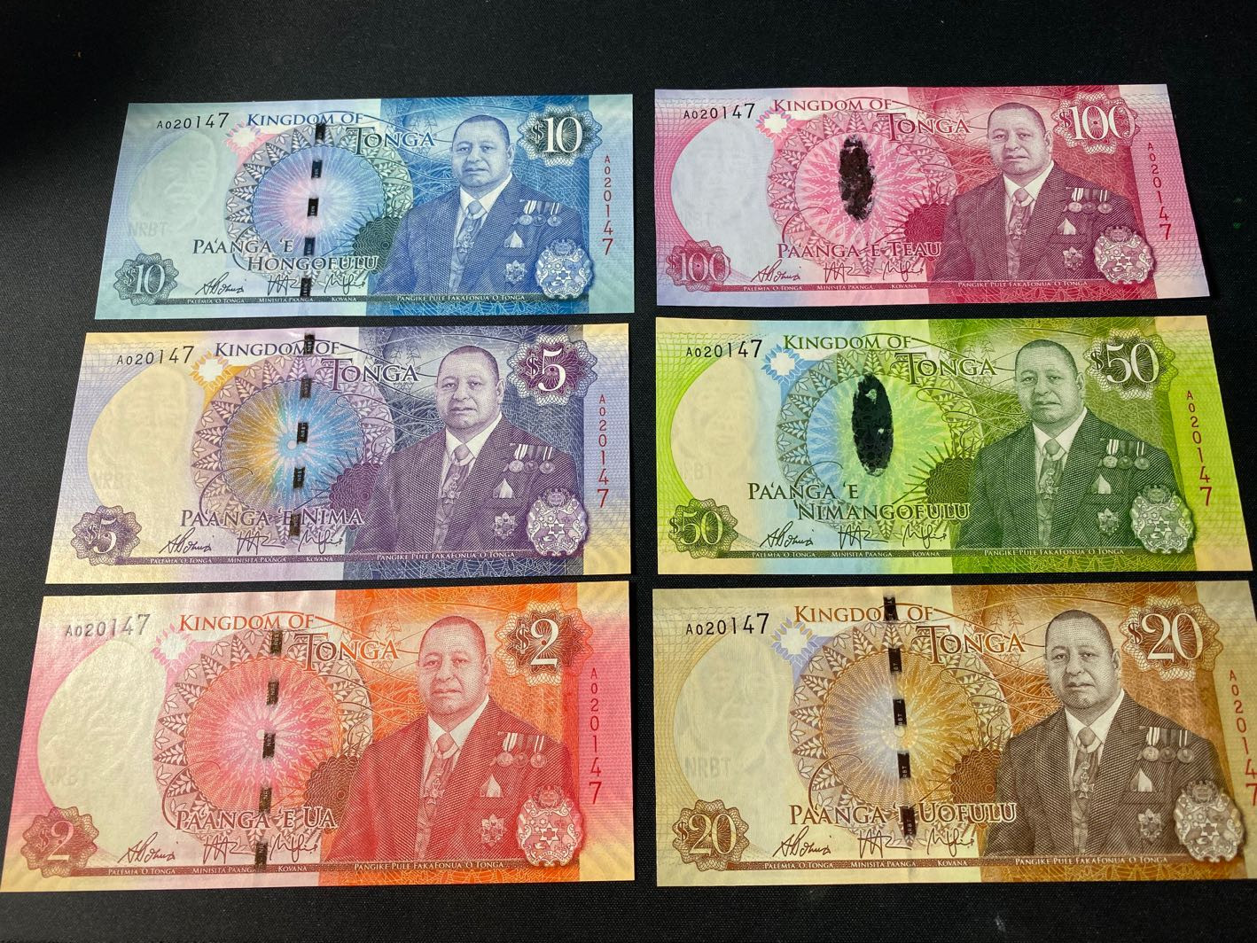 【收藏联盟】第129期拍卖——撒哈拉的黑珍珠（共50拍） 【一张6张A冠全同号】汤加 2015年 2-100番加 全新UNC 