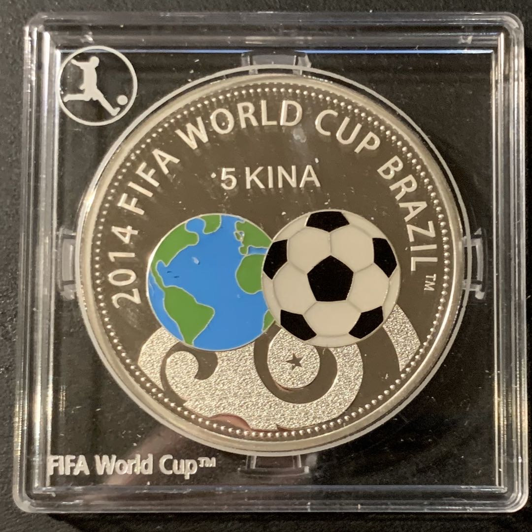 紫瑗钱币—微拍第41期  巴布亚新几内亚 2013年 巴西世界杯 5基那 彩色银币 20克 0.925银 精制