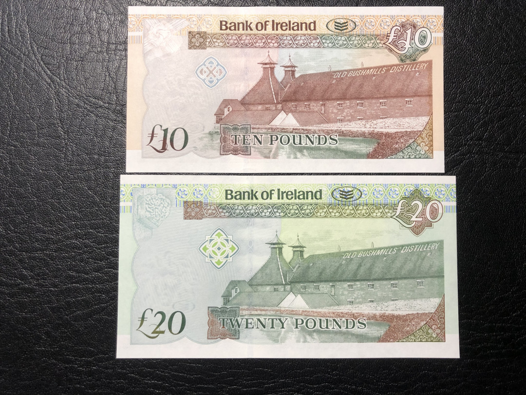 《外钞收藏家》第七十七期拍卖 北爱尔兰2013年20、10镑 两张双尾 全新绝品