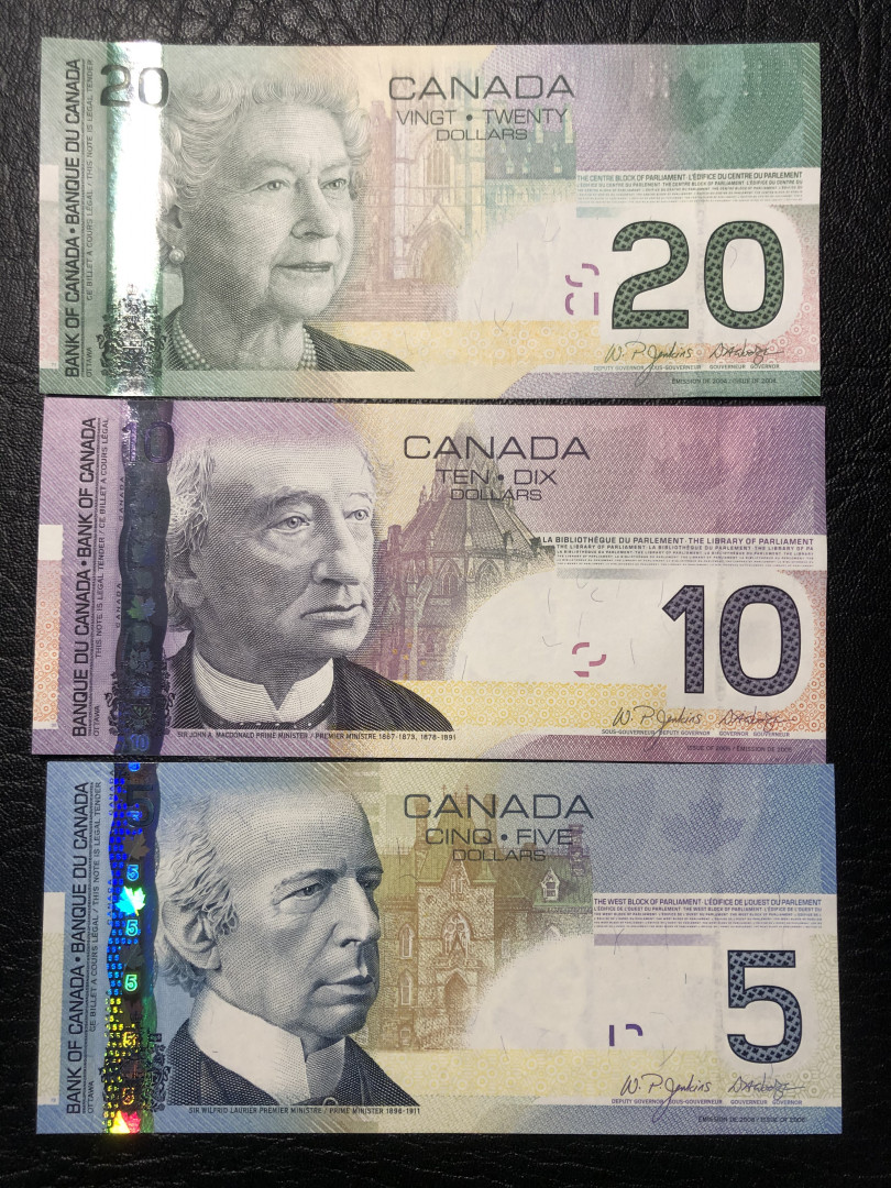 《外钞收藏家》第七十七期拍卖 加拿大旅版20、10、5 三张 绝品