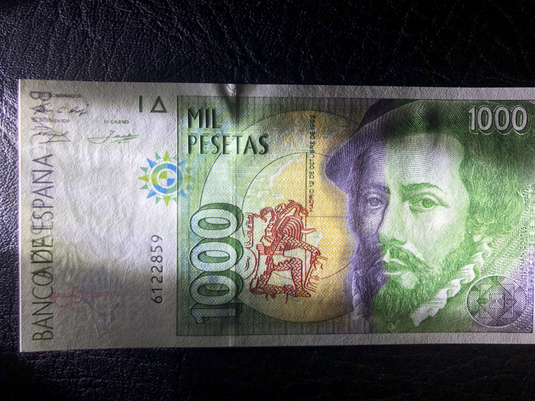 《外钞收藏家》第七十七期拍卖 西班牙1992年1000  正反面大胡子雕刻精美  绝品