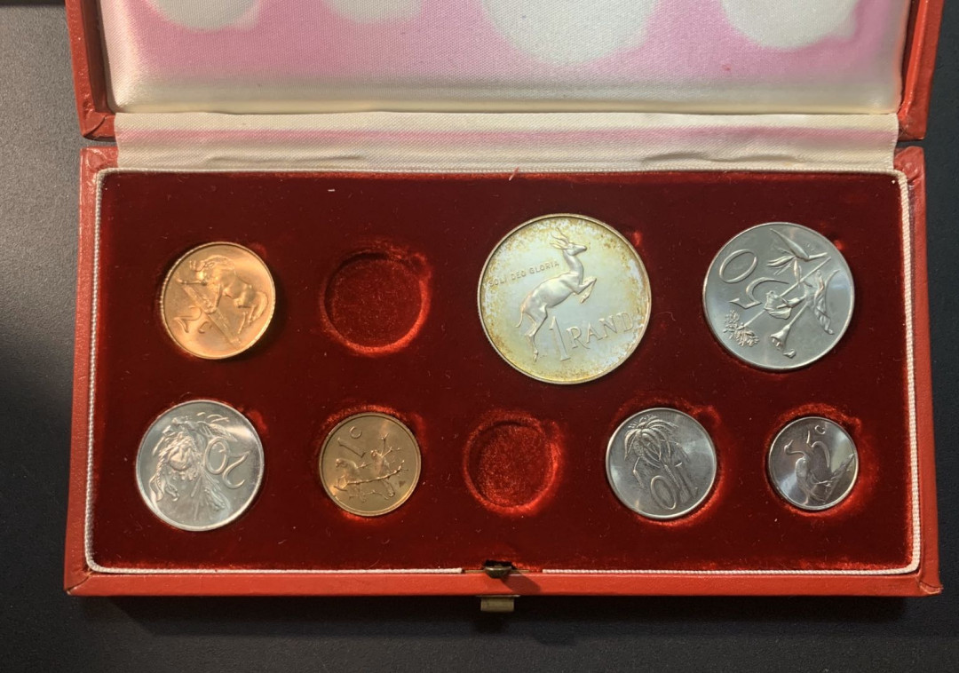 紫瑗钱币—微拍第41期  南非 1965年 总统 7枚套 精制 套币 原盒 