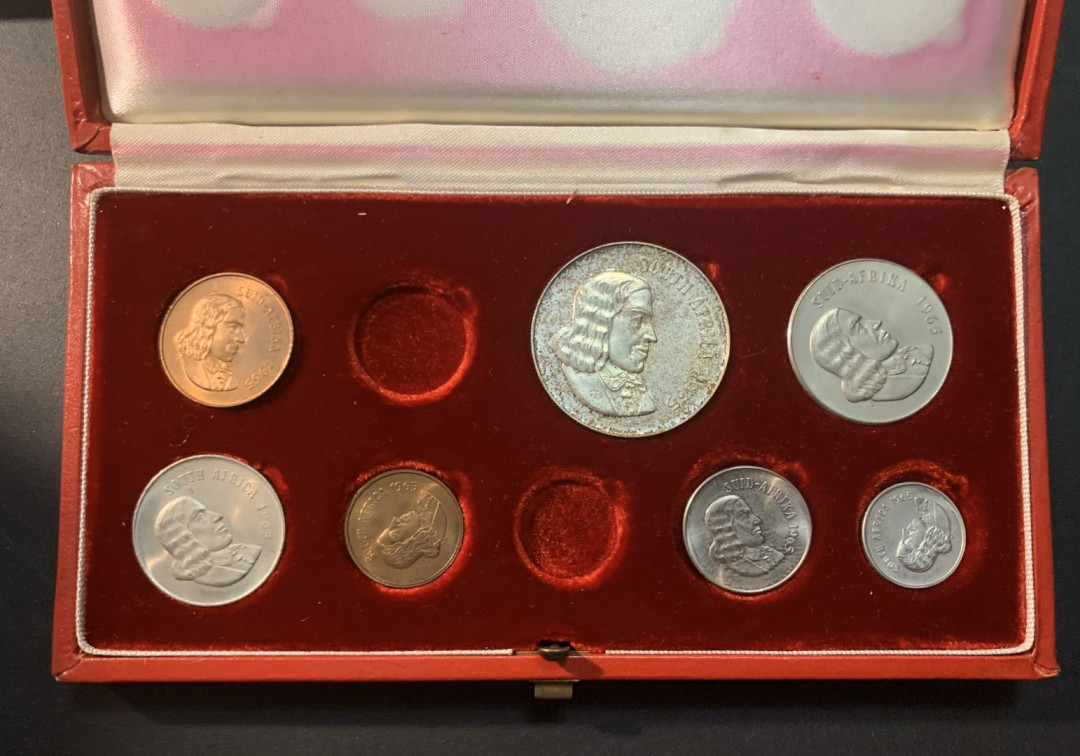 紫瑗钱币—微拍第41期  南非 1965年 总统 7枚套 精制 套币 原盒 