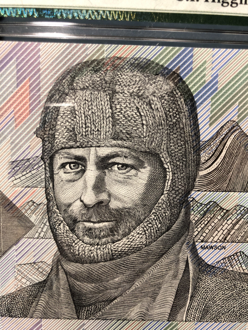 《外钞收藏家》第七十七期拍卖 1990年澳大利亚100  毛线帽  雕刻一绝 pmg63 品相非常好 63算及格 澳大利亚本地好品都很少