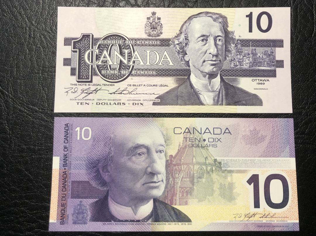 《外钞收藏家》第七十七期拍卖 加拿大旅版 10、鸟版10 两张 全同号 全新绝品