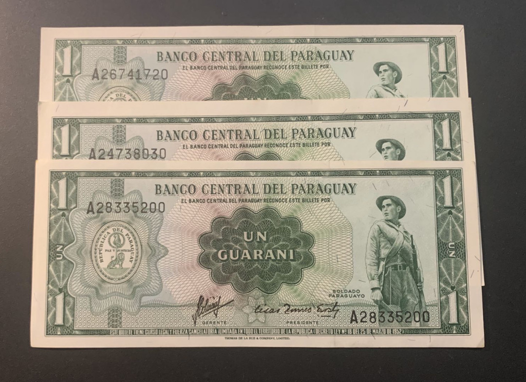 紫瑗钱币—微拍第42期—纸币场 巴拉圭 1952年 1瓜拉尼 3枚一组 UNC P-193a