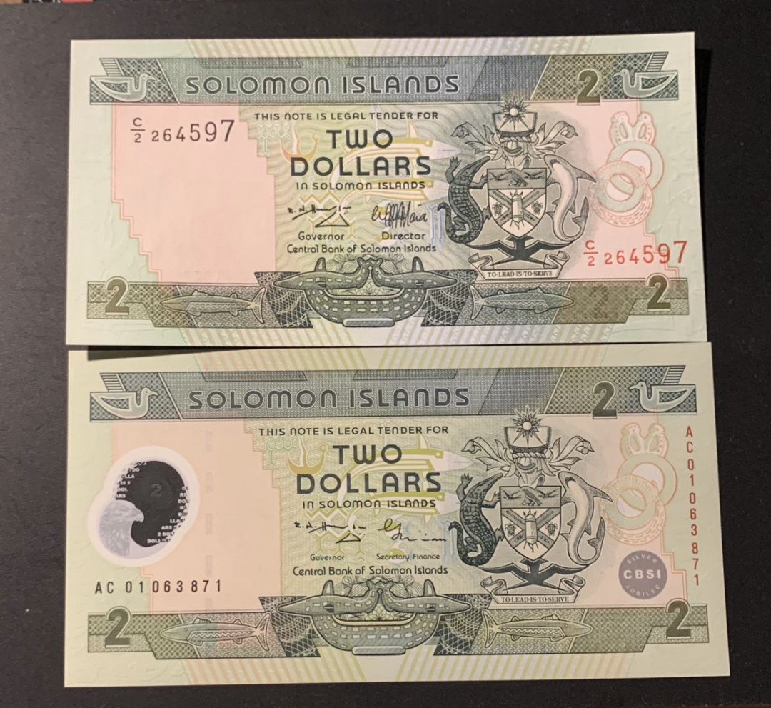 紫瑗钱币—微拍第42期—纸币场 所罗门群岛 2元 2枚一组 一枚纪念钞（塑料）一张纸钞