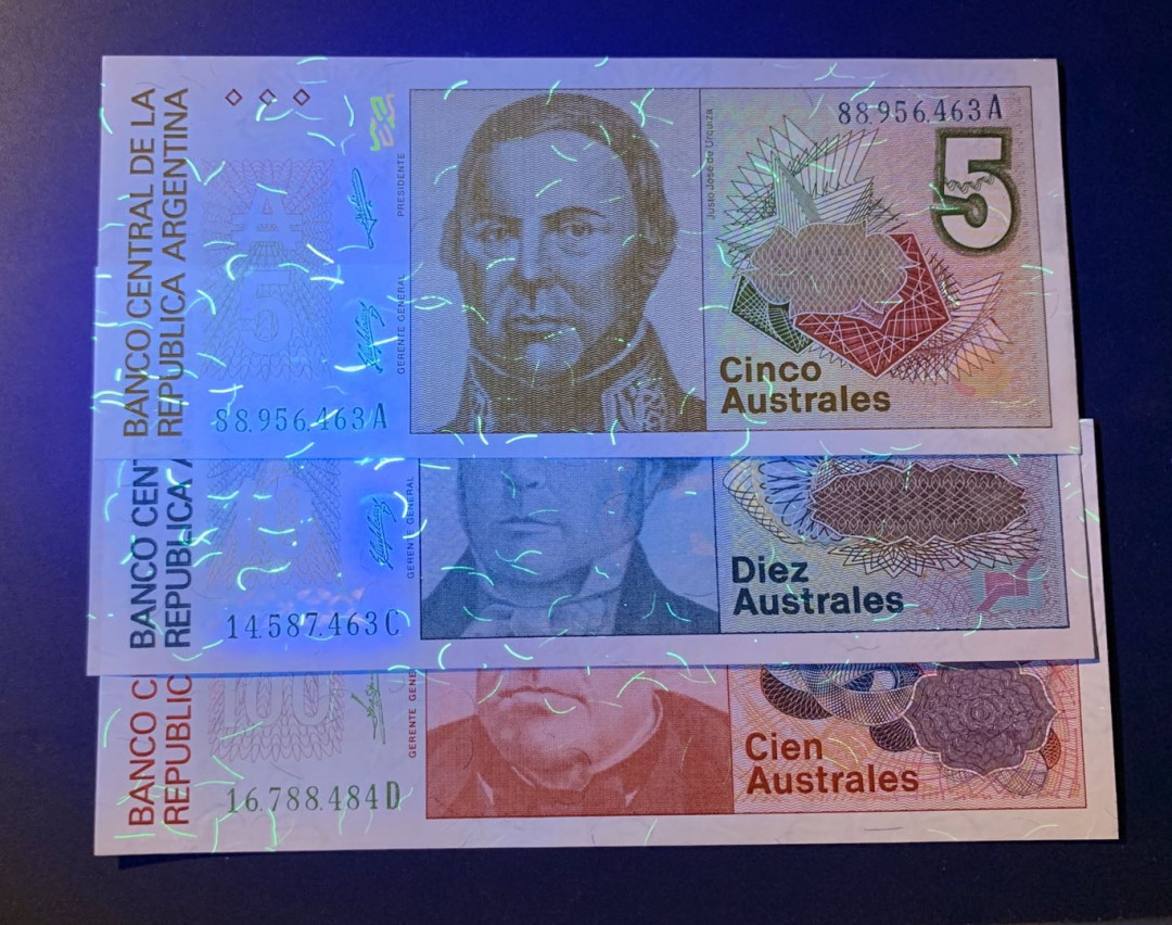 紫瑗钱币—微拍第42期—纸币场 阿根廷 5 10 50比索 3枚一组 UNC