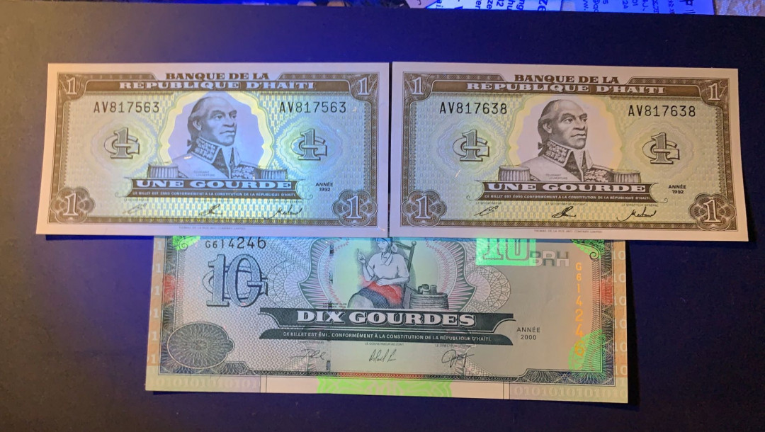 紫瑗钱币—微拍第42期—纸币场 海地 1 10古德 3枚一组 UNC