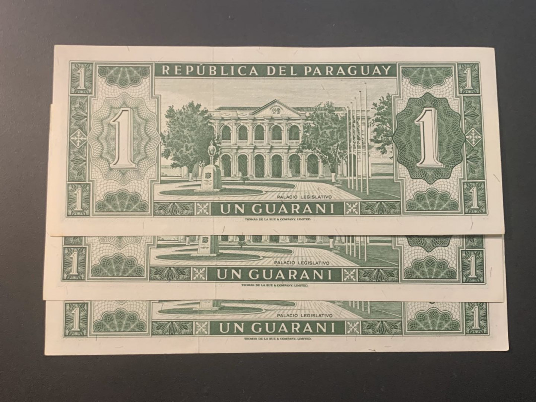 紫瑗钱币—微拍第42期—纸币场 巴拉圭 1952年 1瓜拉尼 3枚一组 UNC P-193a