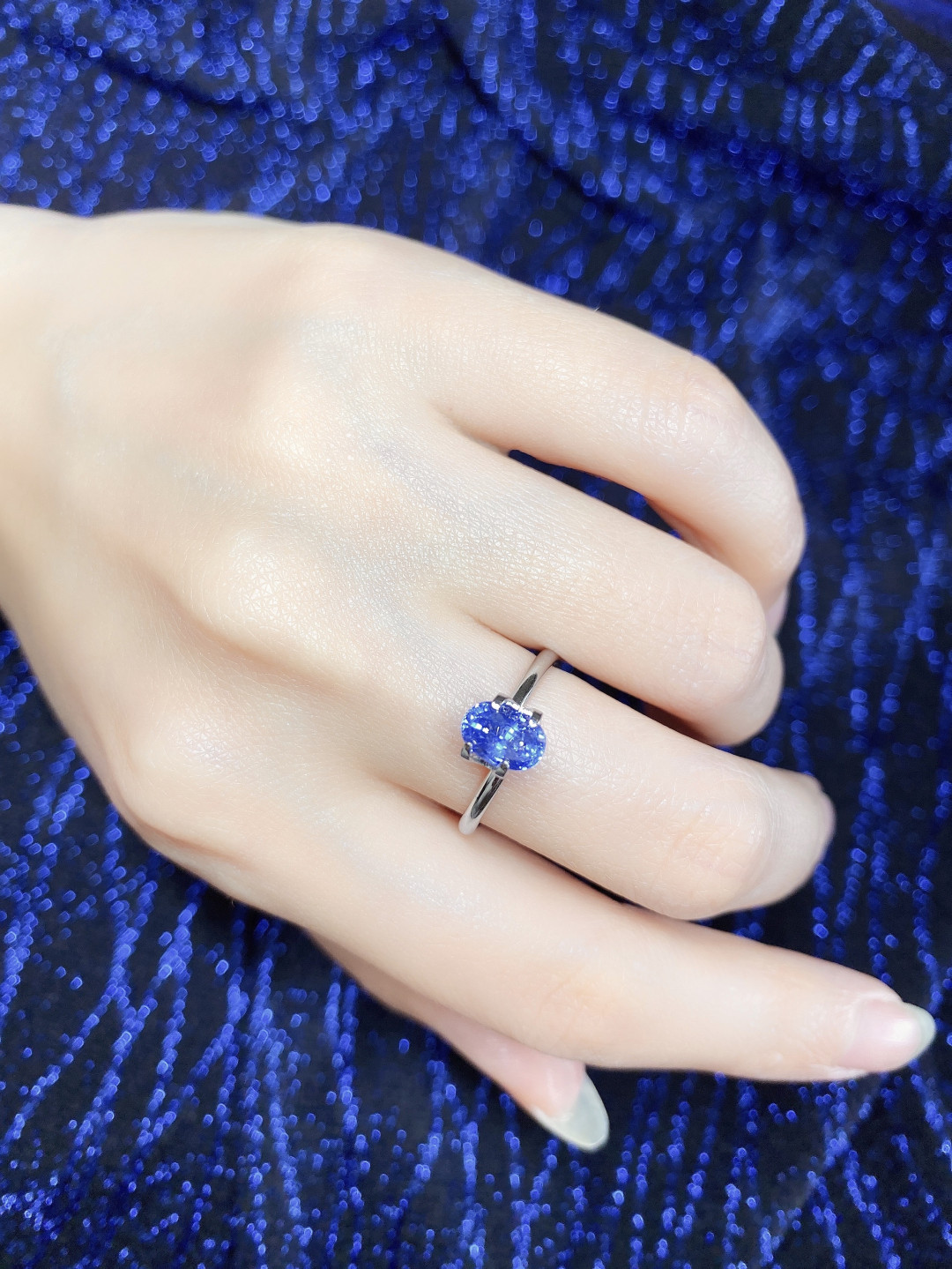 【3月28日 珍贵蓝宝石秒杀专场】HH GEMS 开春换库存秒杀！ 矢车菊 天然蓝宝石 有烧 1.66克拉 有证书 开春秒杀！