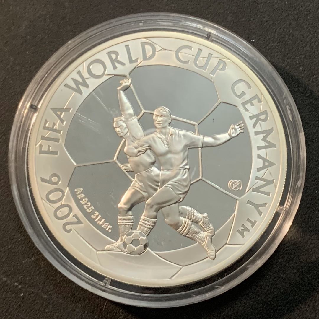 紫瑗钱币—微拍第43期  哈萨克斯坦 2004年 德国世界杯 100坚戈 31.1克 0.925银 精制