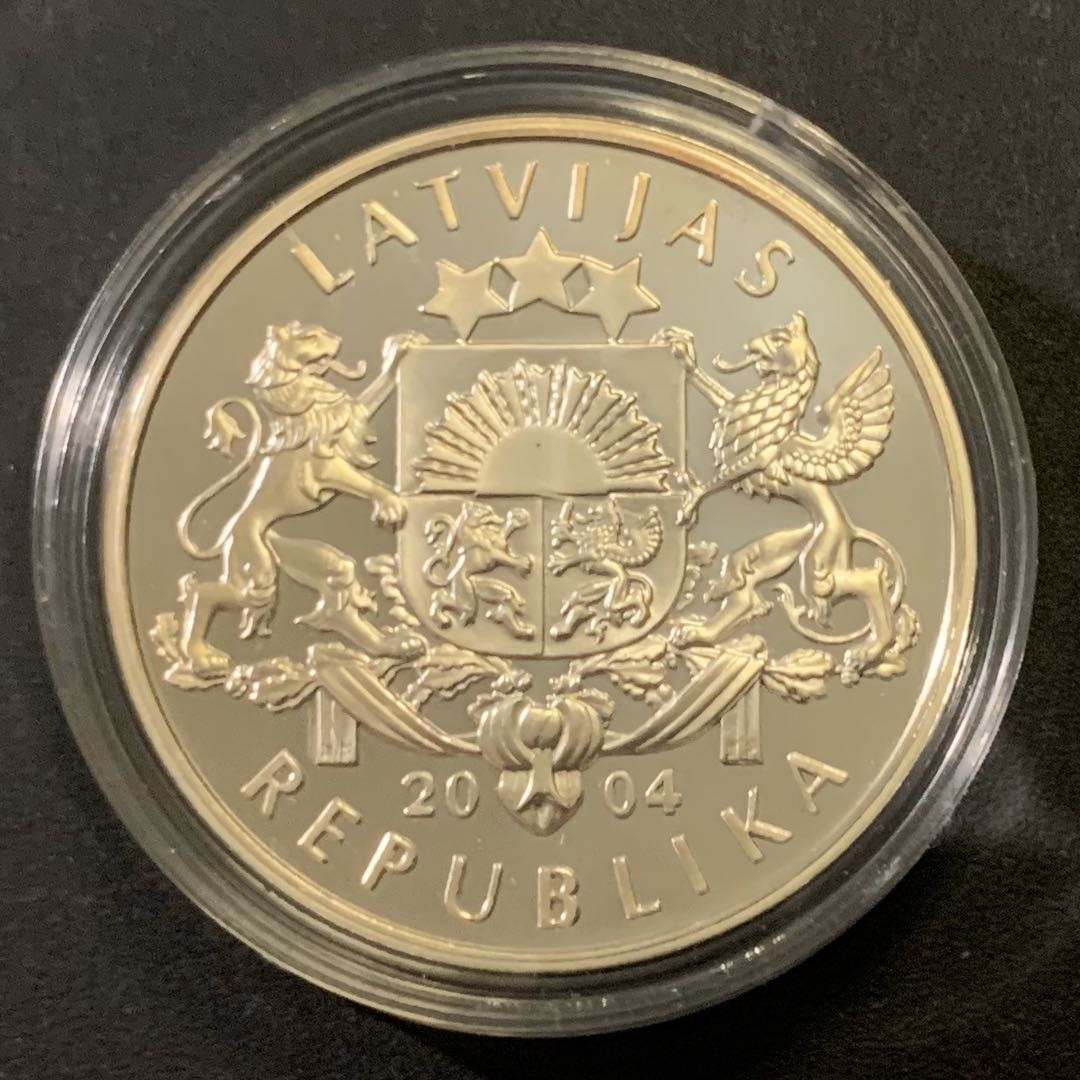 紫瑗钱币—微拍第43期  拉脱维亚 2004年 德国世界杯 1拉特 31.47克 0.925银 精制