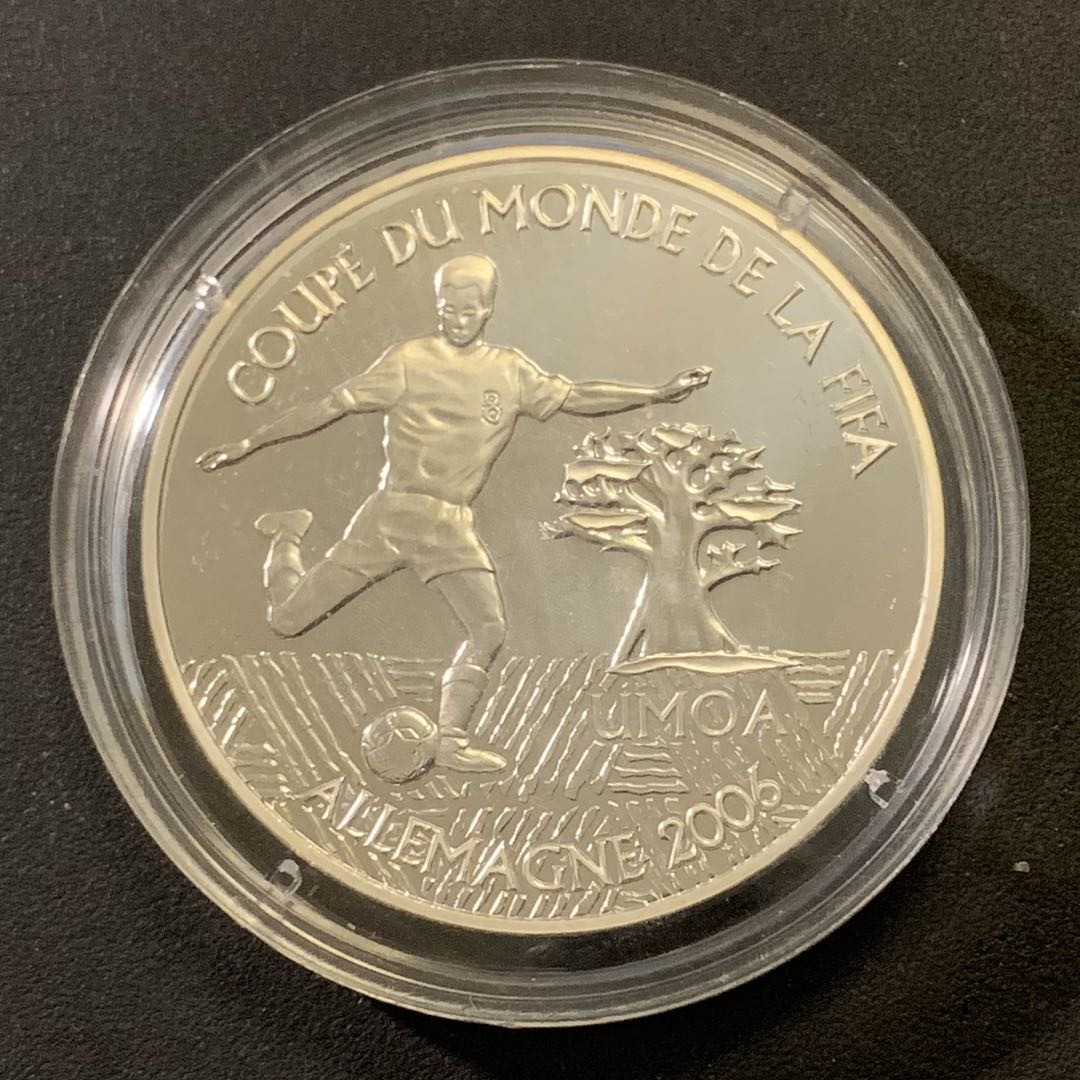 紫瑗钱币—微拍第43期  西非金融共和体 2004年 德国世界杯 1000法郎 22.22克 0.9银 精制