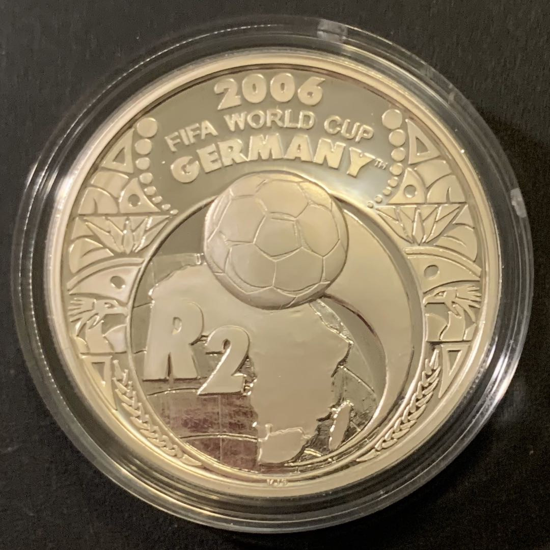 紫瑗钱币—微拍第43期  南非 2005年 德国世界杯 2兰特 33.63克 0.925银 精制
