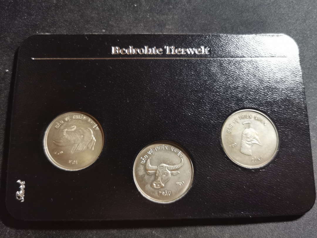 【鲸贝乐淘】千字文·第“男效才良”号拍卖 【越南🇻🇳】1986年铜镍合金动物币，三枚一套，发行量5000，有氧化品相如图，稀少品种