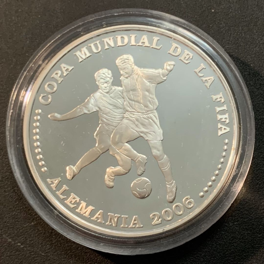 紫瑗钱币—微拍第43期  巴拉圭 2003年 德国世界杯 1格拉尼 27克 0.925银 精制