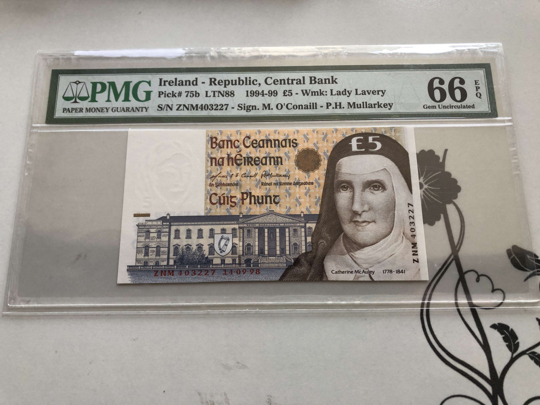 【收藏联盟】第130期拍卖——伊比利亚斗牛士（共55拍） 爱尔兰 1994-99年 5镑 PMG66EPQ 