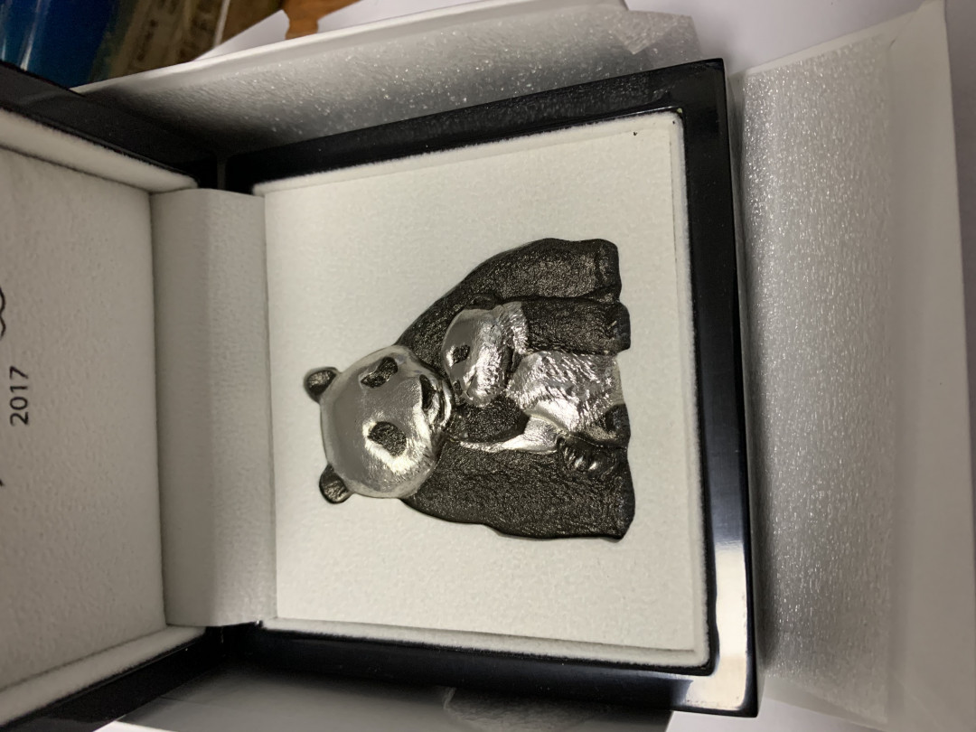 CSIS-GREAT评级精品钱币拍卖第三十一期 库克2017年幸运大熊猫母子仿古异形熊猫形超高浮雕纪念银币