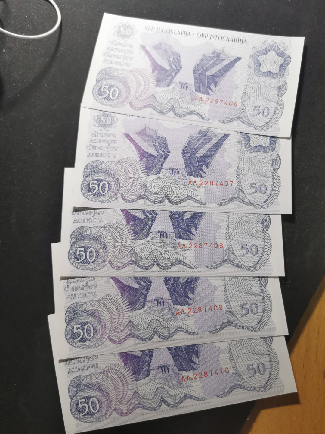 【鲸贝乐淘】千字文·第“男效才良”号拍卖 【南斯拉夫】1989年50第纳尔，5张连号，全新全品UNC 