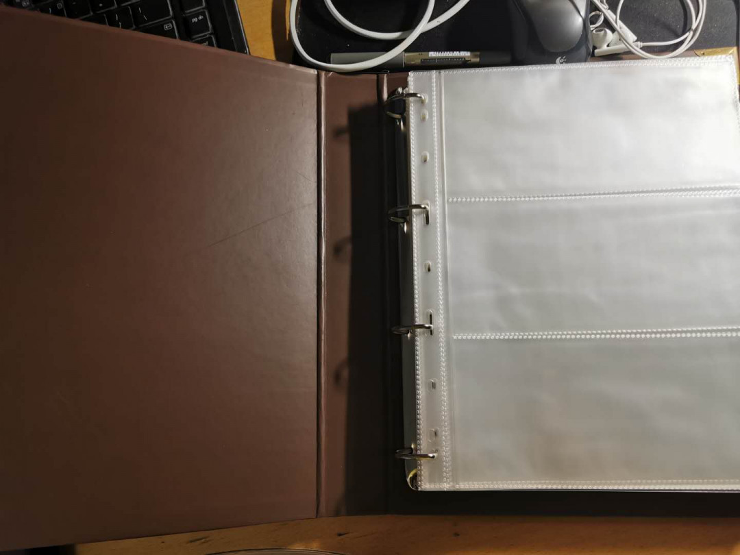 【鲸贝乐淘】千字文·第“男效才良”号拍卖 【收藏册】珍品收藏册，内有65页，双面透明，能放390张纸币