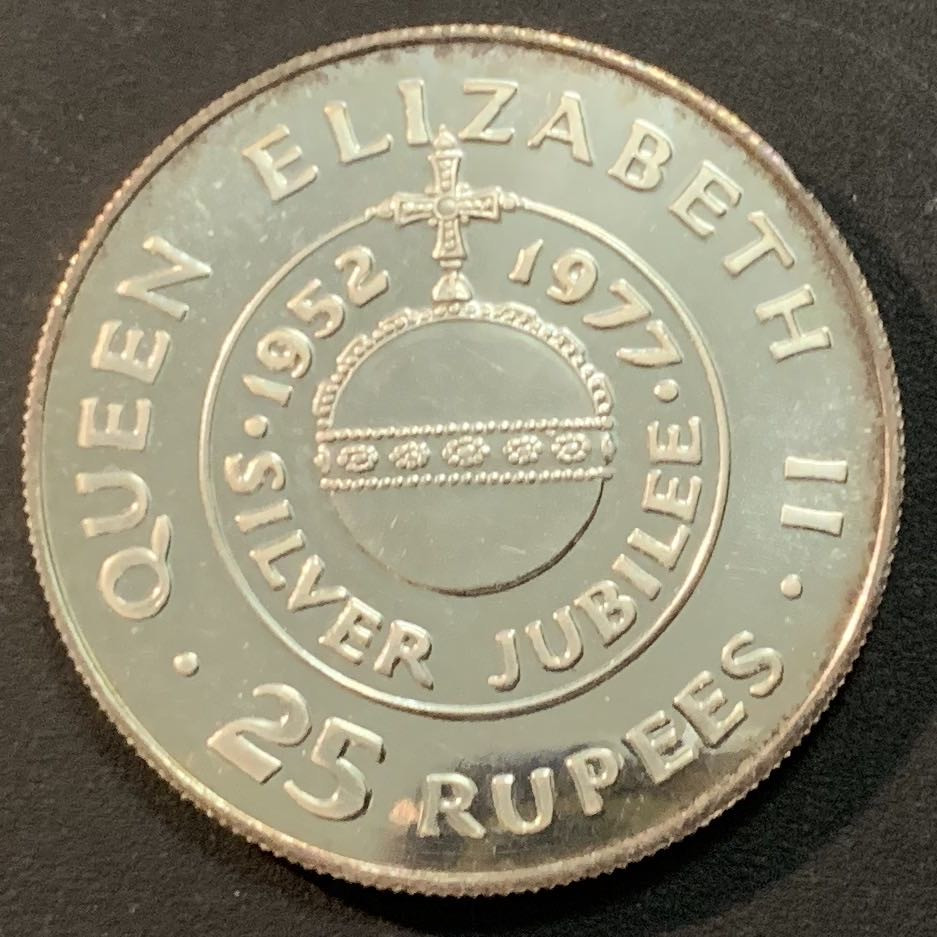 紫瑗钱币—微拍第46期  塞舌尔 1977年 英女王登基25周年 25卢比 28.28克 0.925银 精制