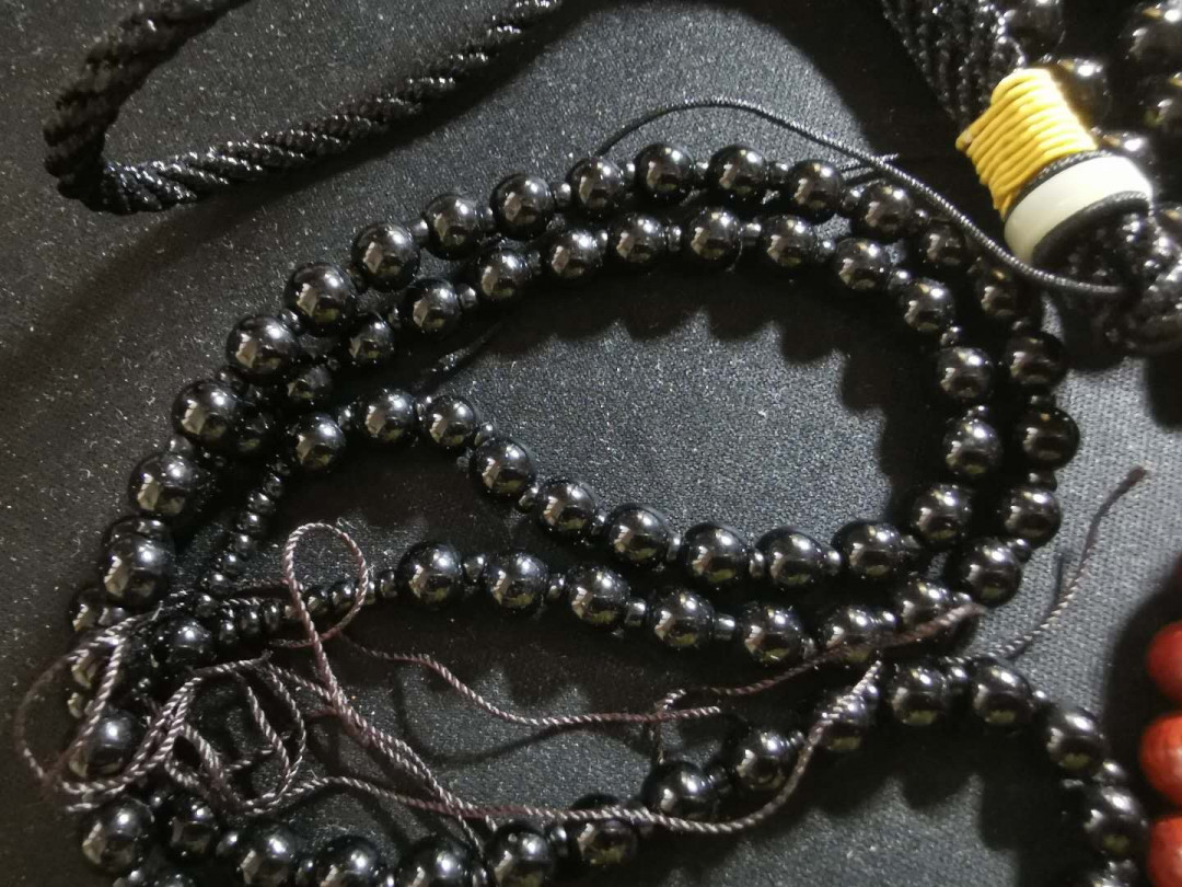 【鲸贝乐淘】千字文·第“知过必改”号拍卖 中国代印1964年阿尔巴尼亚5列克UNC 和三条手串📿，一起拍