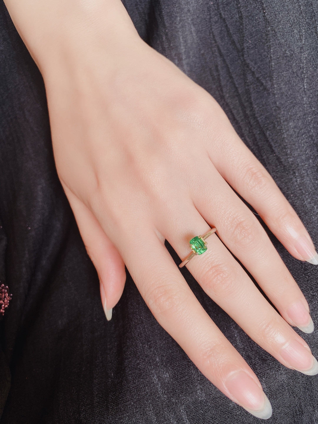 【4月4日 多种裸石、银饰】HH GEMS 4月综合拍卖特辑 TSAVORITE 沙弗莱 1.0克拉 vivid green 珍贵裸石 有证书
