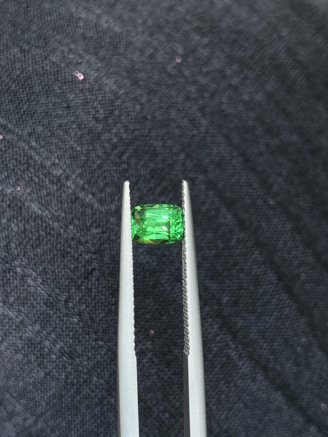 【4月4日 多种裸石、银饰】HH GEMS 4月综合拍卖特辑 TSAVORITE 沙弗莱 1.0克拉 vivid green 珍贵裸石 有证书