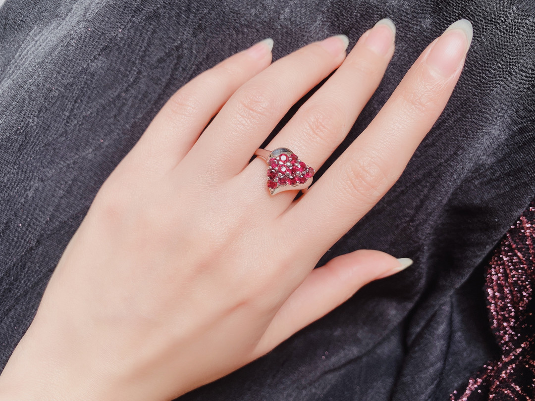【4月4日 多种裸石、银饰】HH GEMS 4月综合拍卖特辑 天然石榴石 925银戒指 斯里兰卡制 手寸港码15 不改手寸