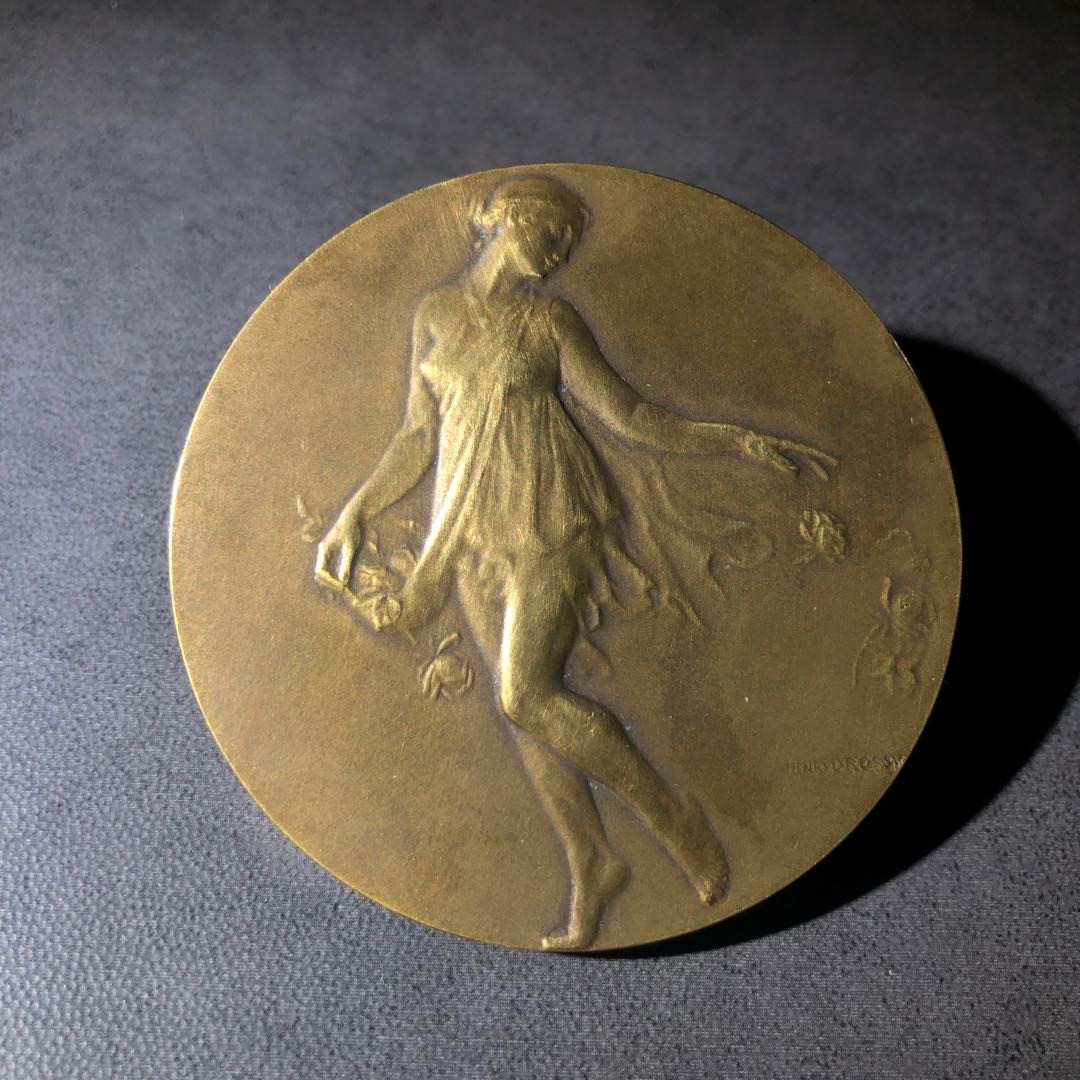 麦朵尔艺术名家系列（30） 撒花女