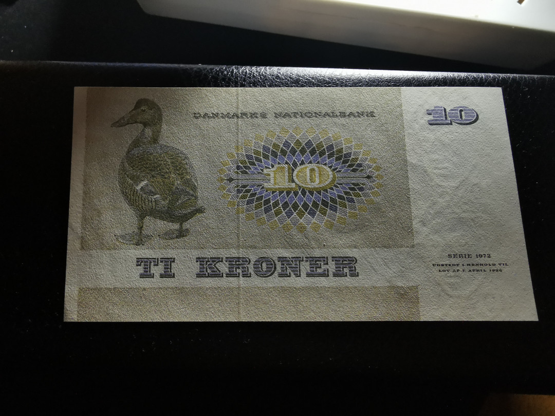 【鲸贝乐淘】千字文·第“男效才良”号拍卖 【丹麦🇩🇰】1972年10元，小鸭子🦆，全新全品UNC 