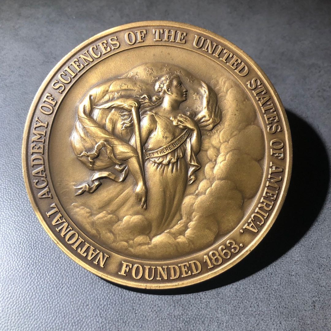 法国麦朵尔艺术名家32 美国国家科学院