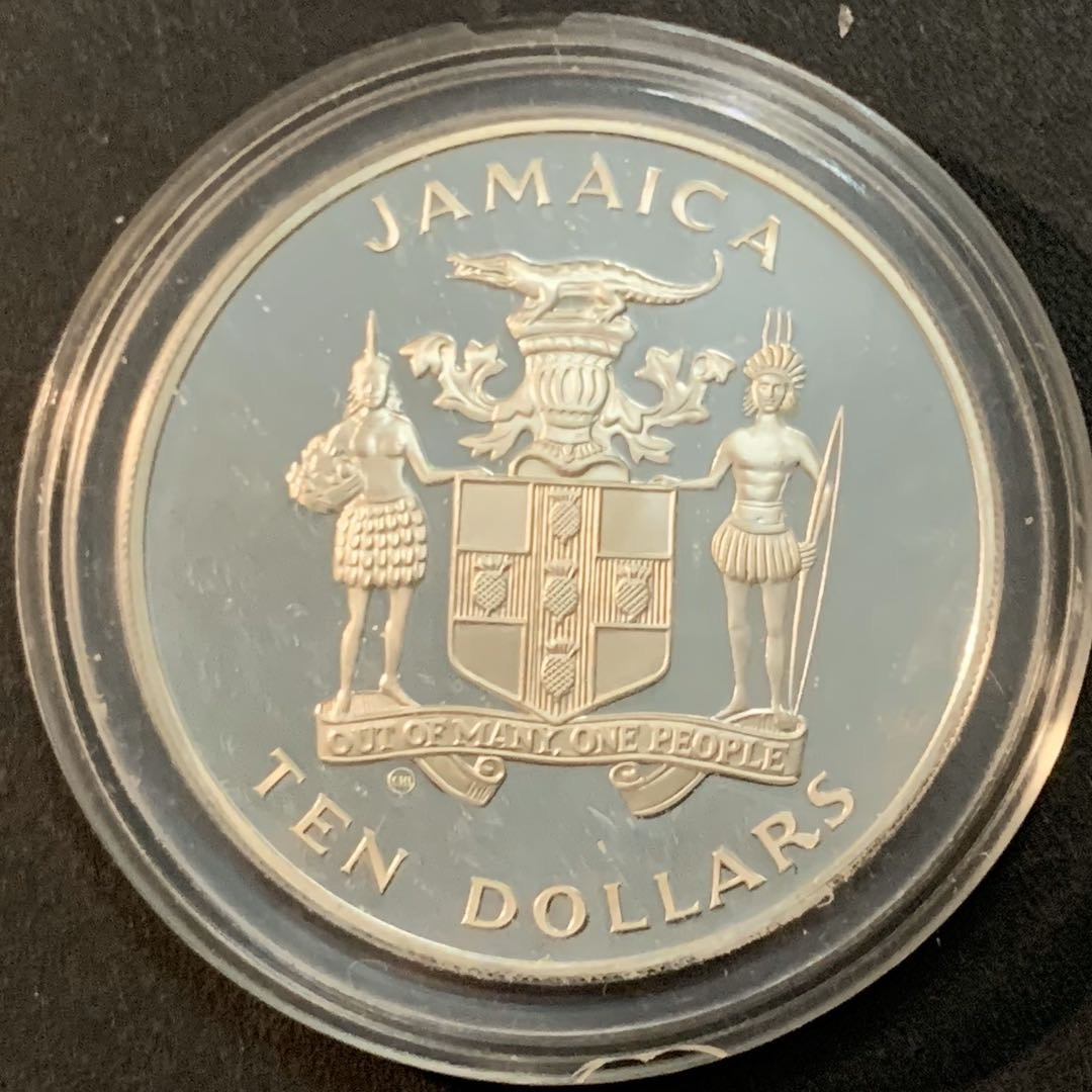 紫瑗钱币—微拍第47期  牙买加 1982年 西班牙世界杯 界外球 10元 23克 0.925银 精制