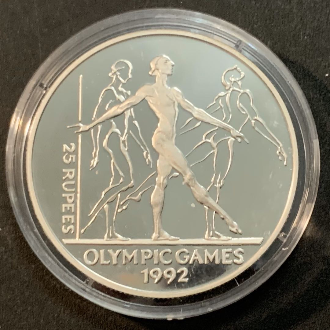 紫瑗钱币—微拍第47期  塞舌尔 1993年 92巴塞罗那奥运会 平衡木 25卢比 31.46克 0.925银 精制