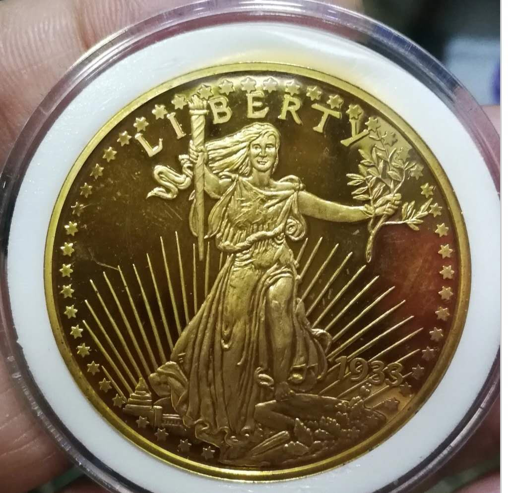 北京马甸外币专卖拍卖第二期。陆续上新敬请关注！ 2003年美国金质纪念章镀金复制品。重量：32.7克。材质：不详，