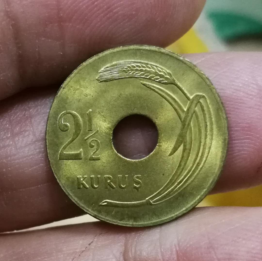 北京马甸外币专卖拍卖第三期，非贵金属硬币专场，陆续上新欢迎关注 土耳其1951年1K1949年2.5K铜币一对，品相如图，状态极好，